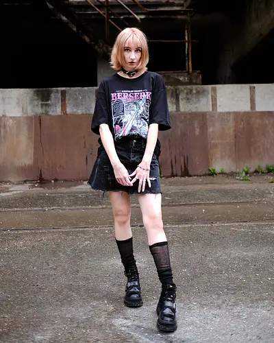 The Black Swordsman - guts, berserk, manga, anime, griffith, casca, japan, japanese, knight, black swordsman, dark, fantasy, sword, black, demon - Cropped Sweatshirt